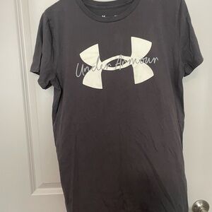 Under Armour Women’s Gray T-Shirt